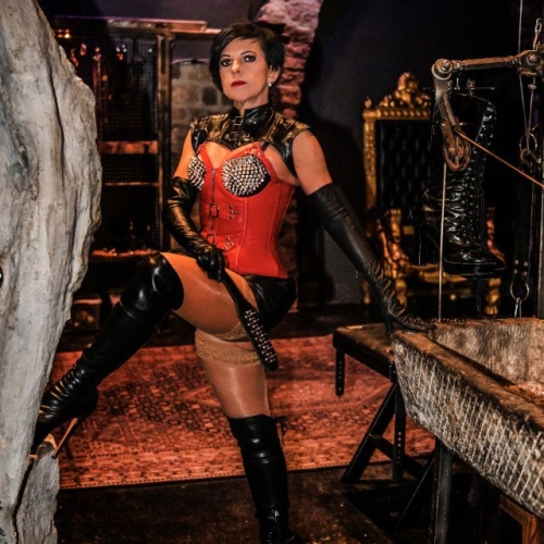 Lady Dana - Foto 13 von 88