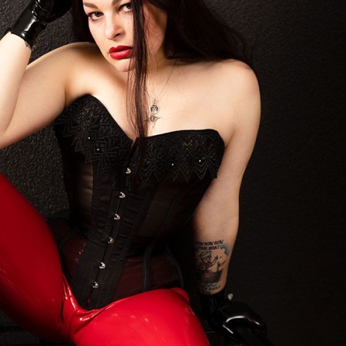 Madame Eva-Liliel Black - Foto 1 von 13