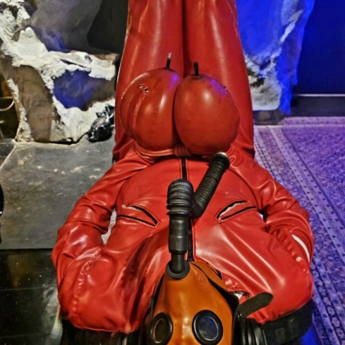 Latex Ästhetik - Foto 3 von 22