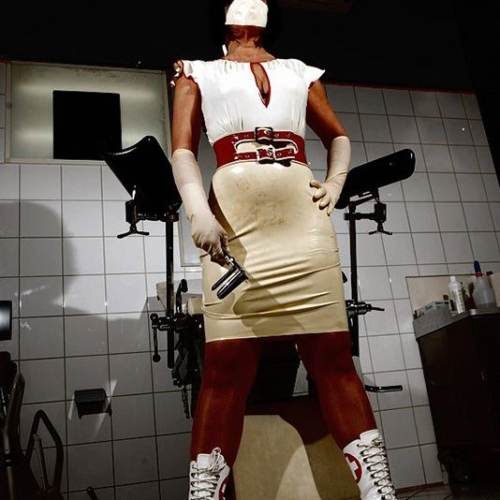 Bizarräztin Lady Dana - Foto 14 von 31