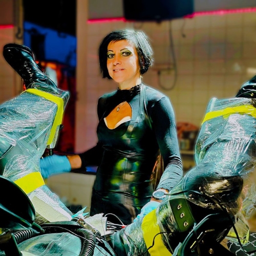 Bizarräztin Lady Dana - Foto 11 von 31