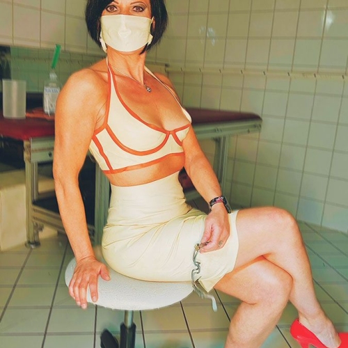 Bizarräztin Lady Dana - Foto 7 von 31